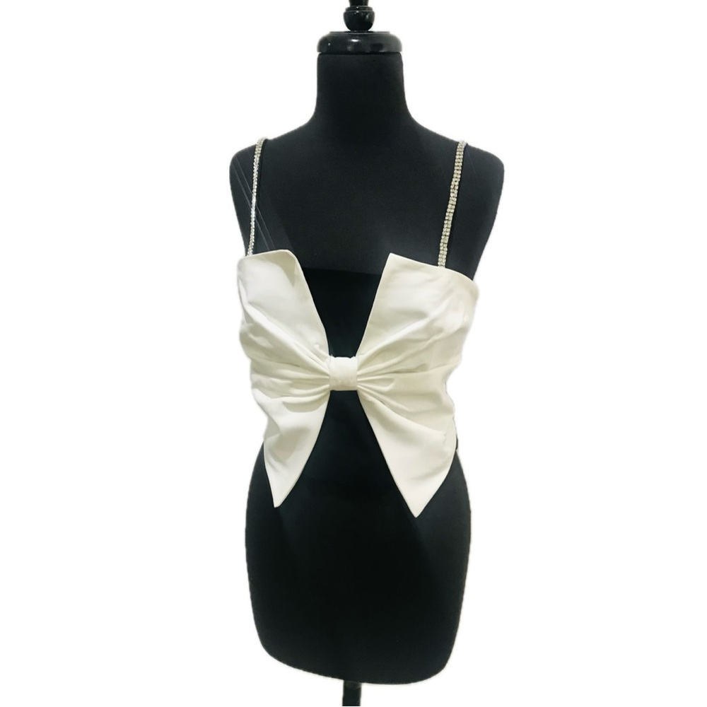 Bagatelle Collection Black and White Bow Top